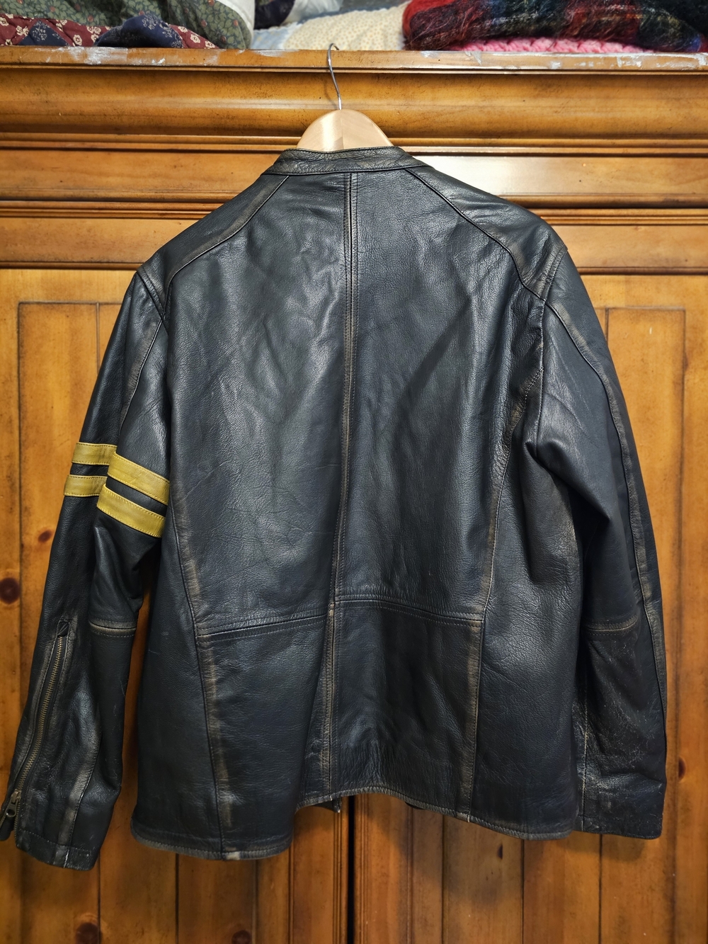 Vintage Distressed Black Leather Cafe Racer Motorcycle Jacket Large